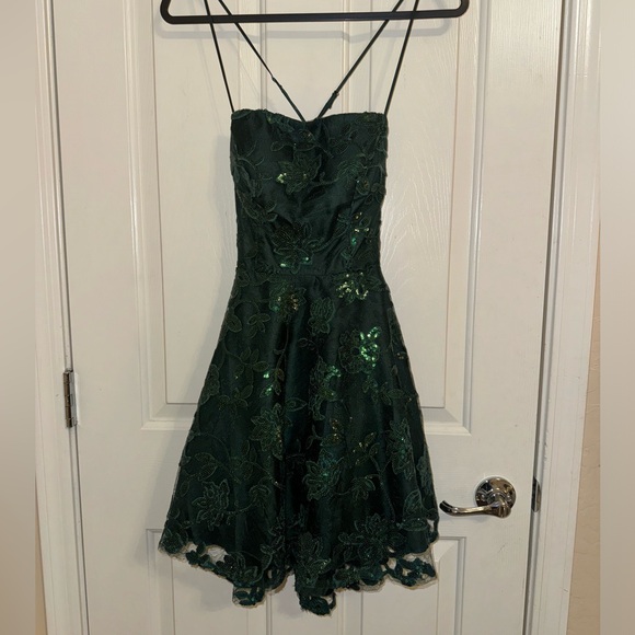 Windsor Joanna Sequin Lace Party Dress - Picture 1 of 5